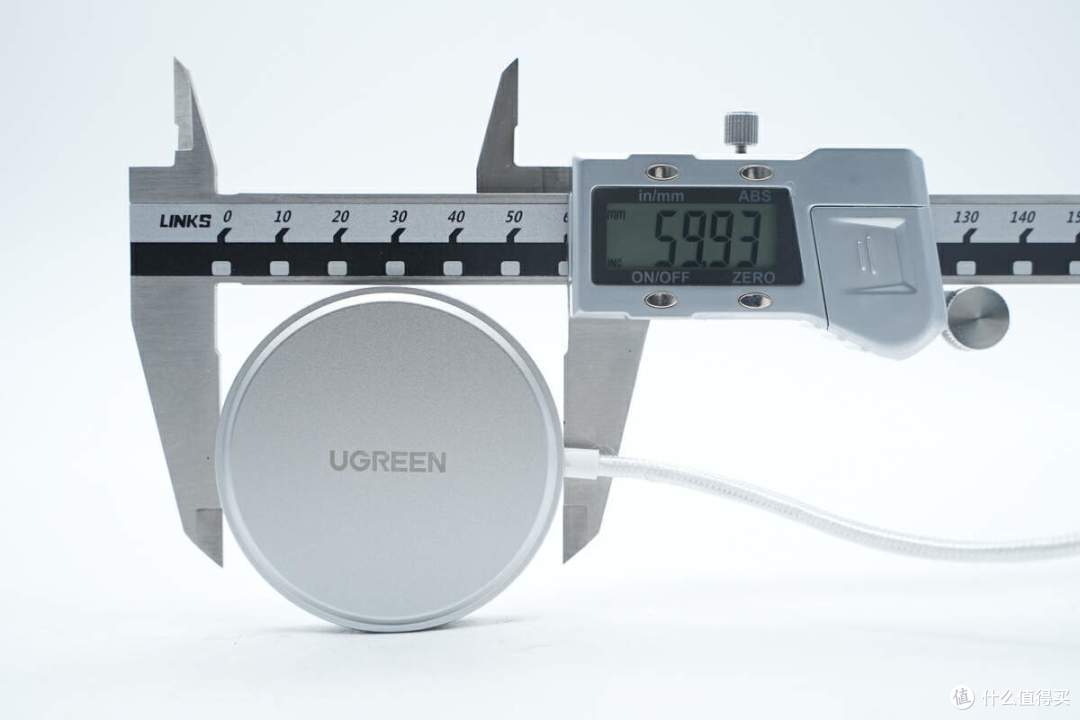 拆解报告：UGREEN绿联15W Qi2磁吸无线充电器W703