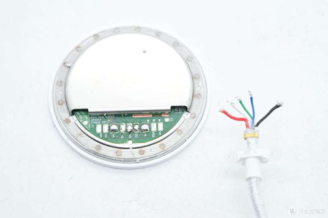 拆解报告：UGREEN绿联15W Qi2磁吸无线充电器W703