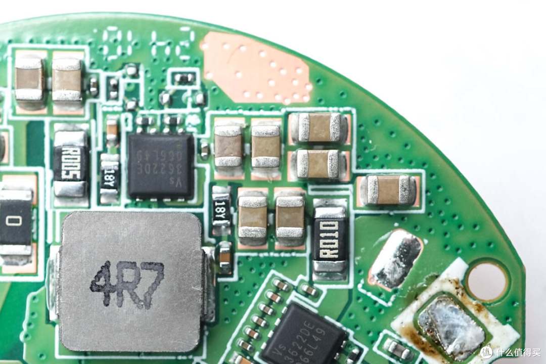 拆解报告：UGREEN绿联15W Qi2磁吸无线充电器W703