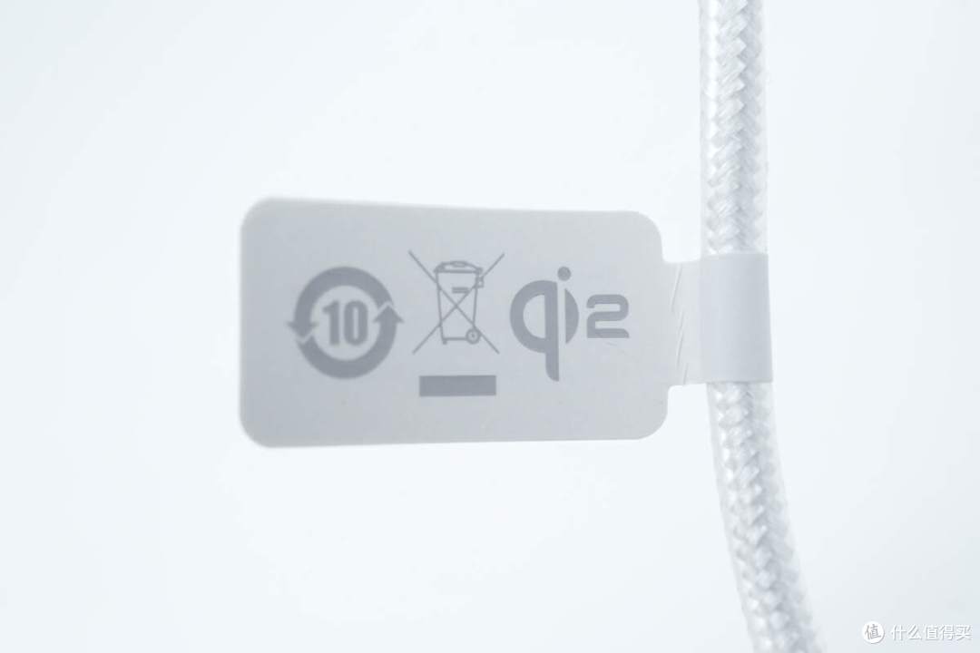 拆解报告：UGREEN绿联15W Qi2磁吸无线充电器W703