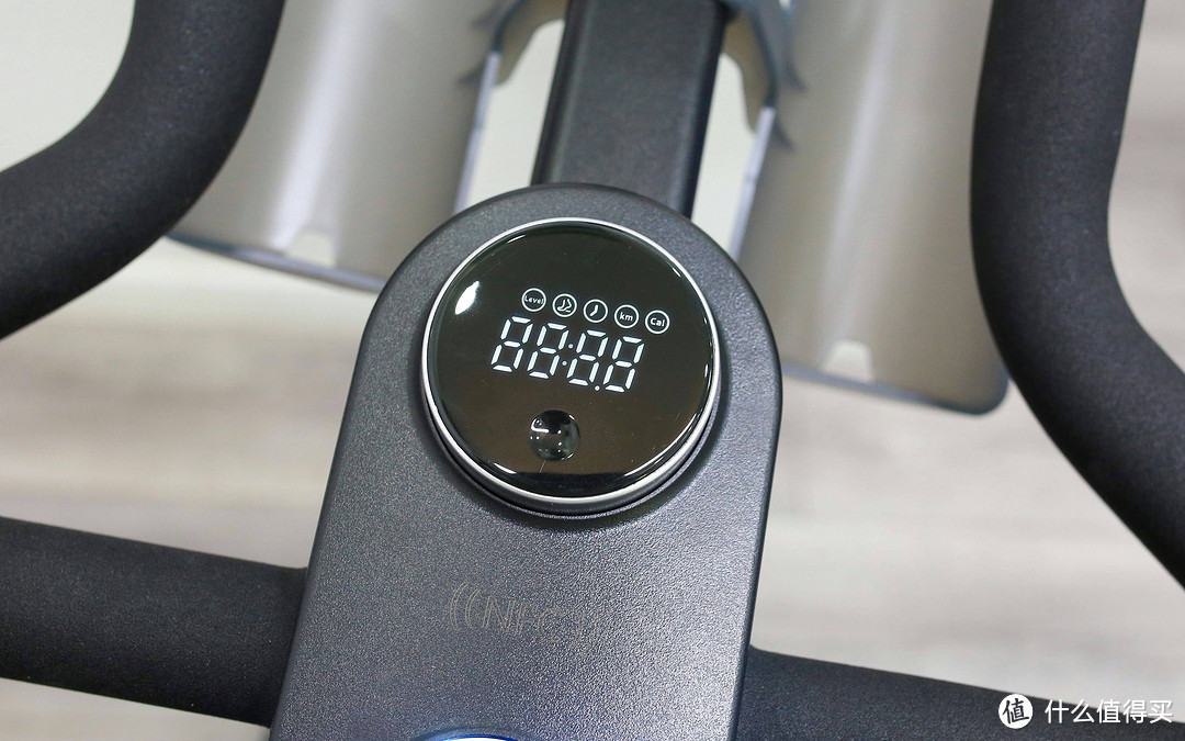 骑上野小兽V5 动感单车，开启家庭健身的全新可能：燃脂从未如此简单，高效又舒适的在家健身选择