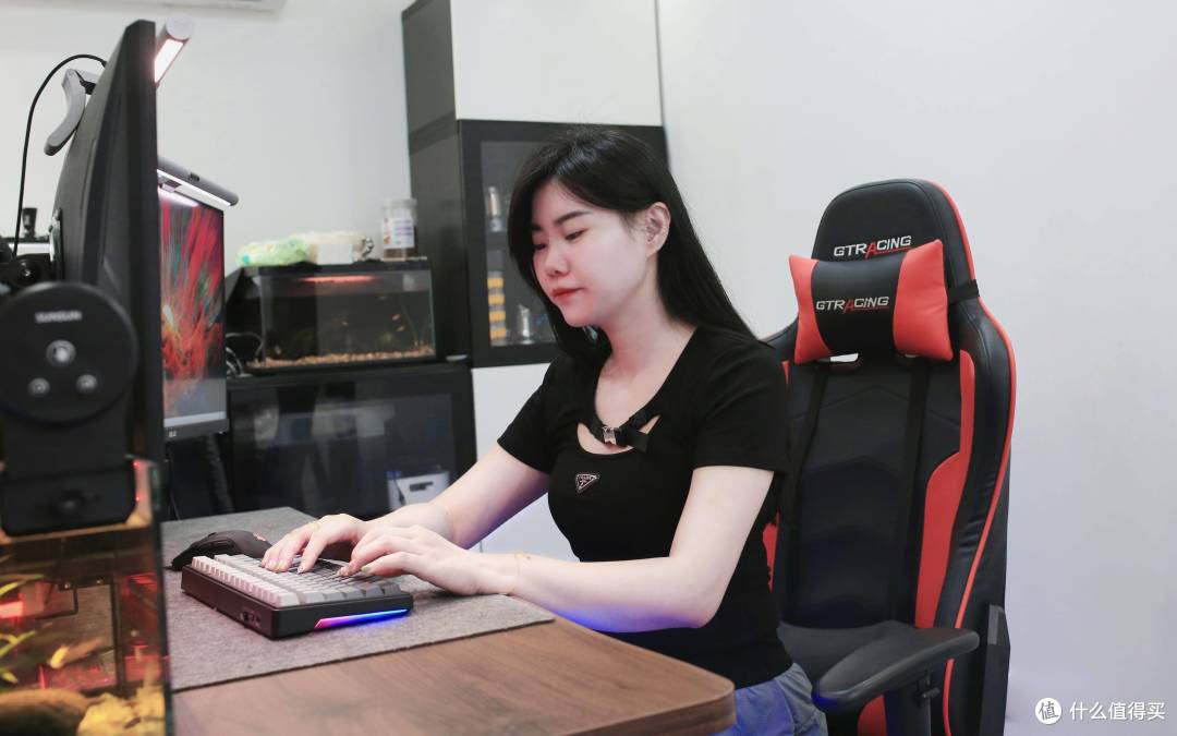 玩转色彩,触感升级:探索 RK 机械键盘的个性化魅力和 RGB 灯光效果