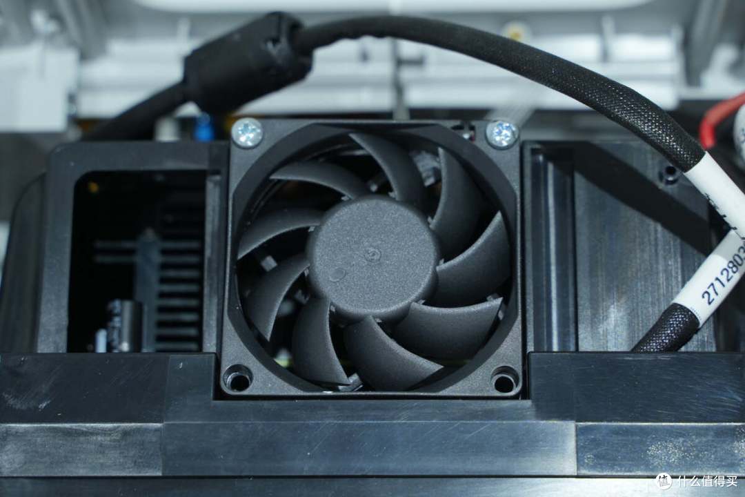 拆解报告:EHOM 1650W 1024Wh便携式户外电源EP1650-3