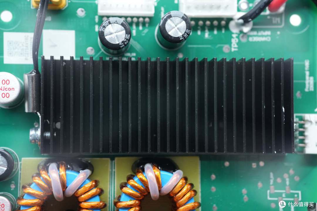 拆解报告:EHOM 1650W 1024Wh便携式户外电源EP1650-3