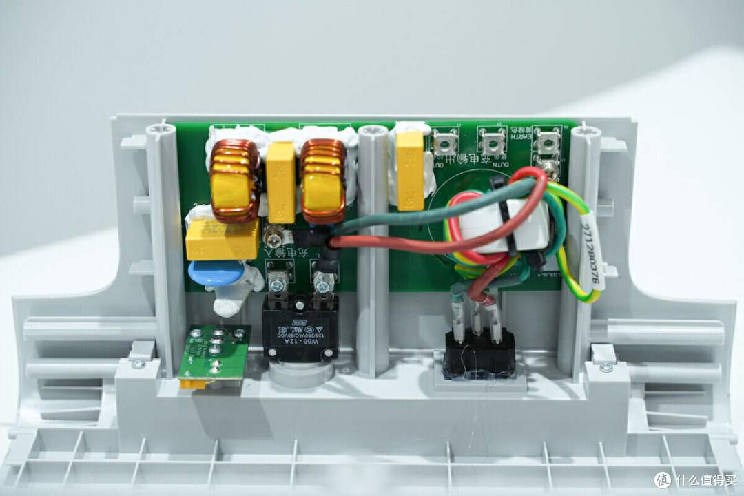 拆解报告:EHOM 1650W 1024Wh便携式户外电源EP1650-3