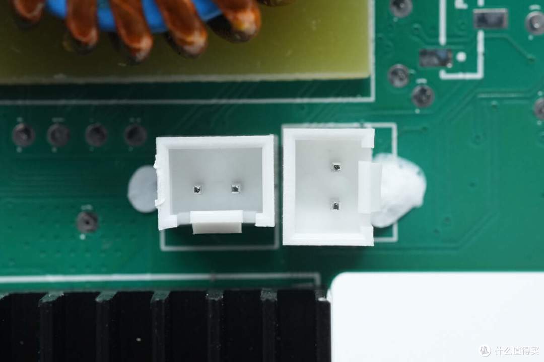 拆解报告:EHOM 1650W 1024Wh便携式户外电源EP1650-3
