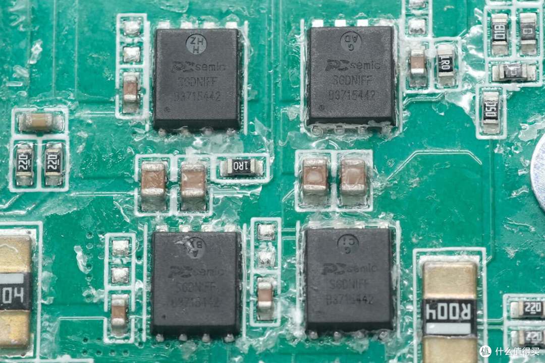 拆解报告:EHOM 1650W 1024Wh便携式户外电源EP1650-3
