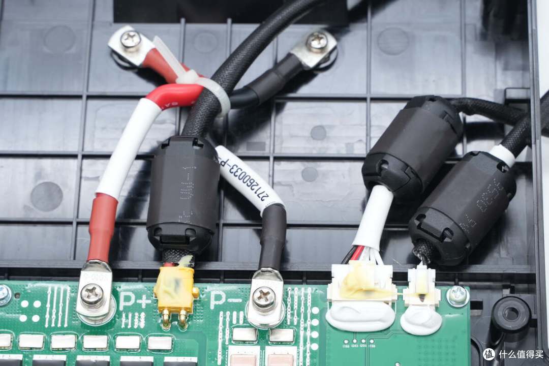 拆解报告:EHOM 1650W 1024Wh便携式户外电源EP1650-3