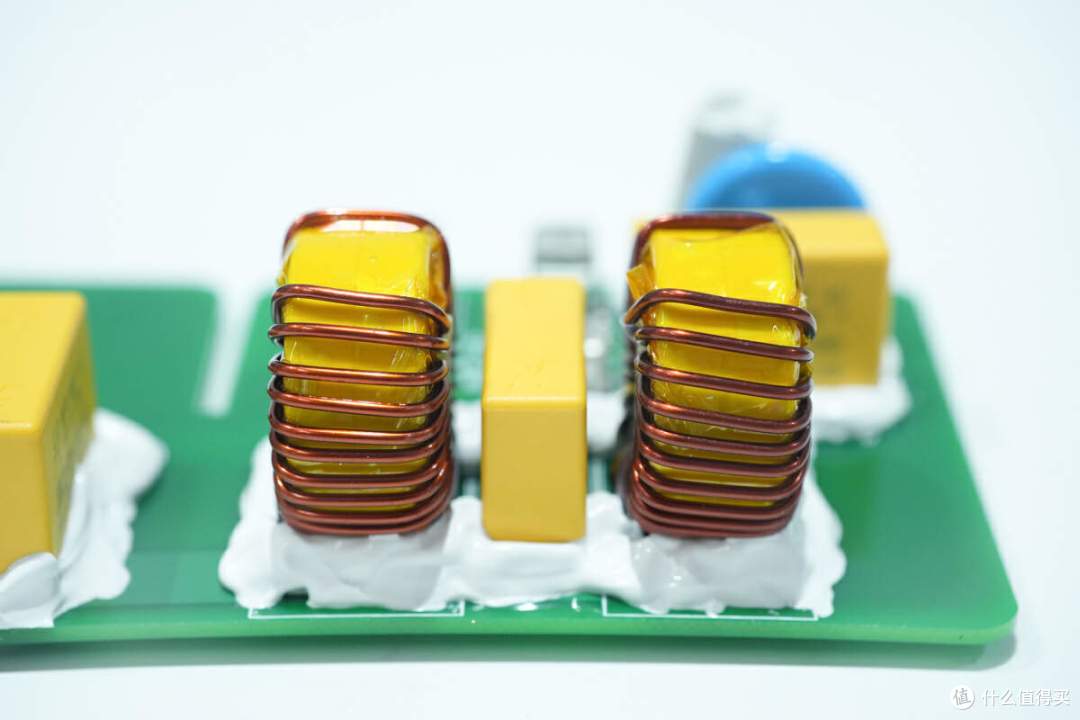 拆解报告:EHOM 1650W 1024Wh便携式户外电源EP1650-3
