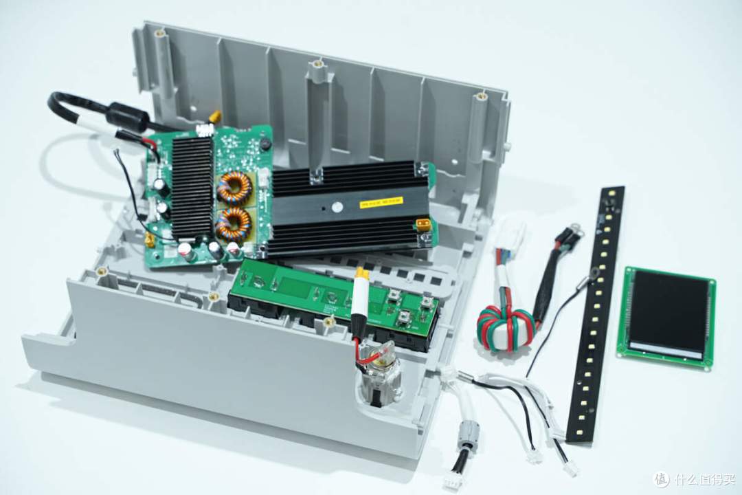 拆解报告:EHOM 1650W 1024Wh便携式户外电源EP1650-3