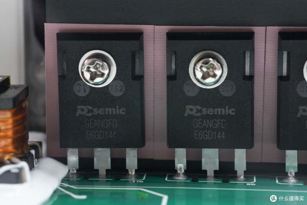 拆解报告:EHOM 1650W 1024Wh便携式户外电源EP1650-3
