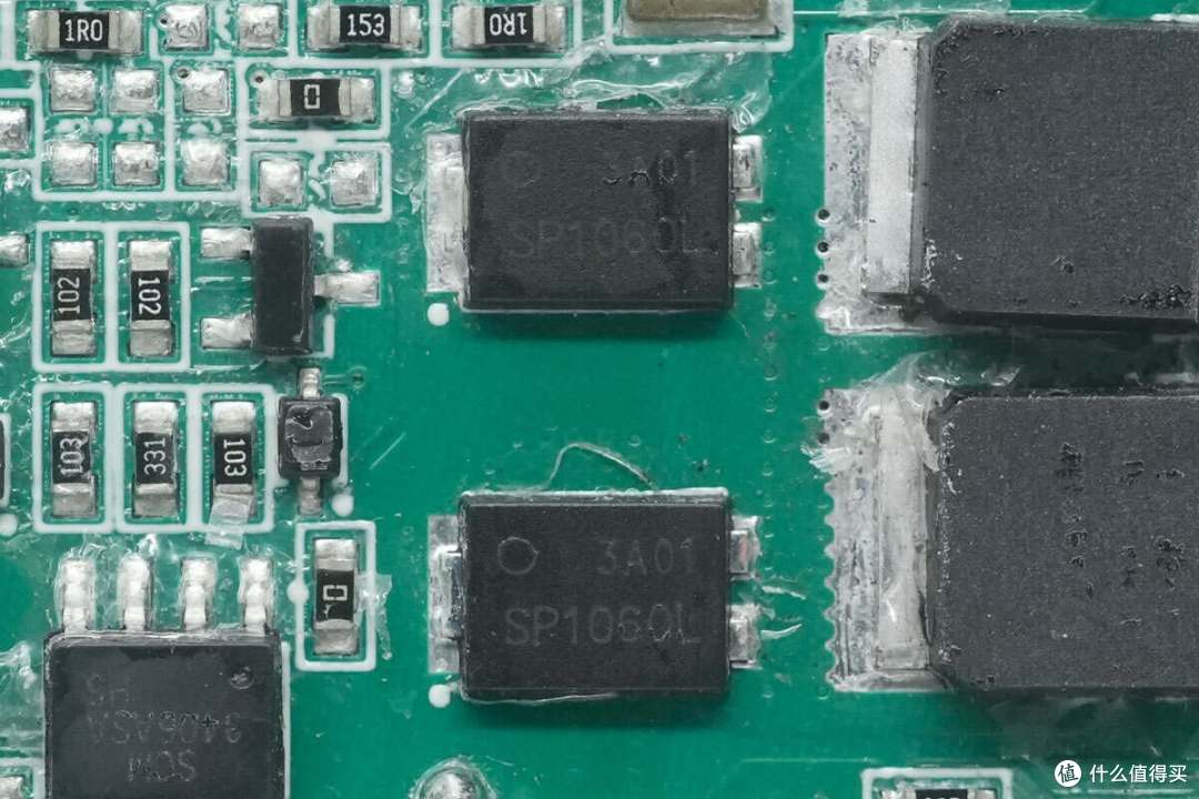 拆解报告:EHOM 1650W 1024Wh便携式户外电源EP1650-3
