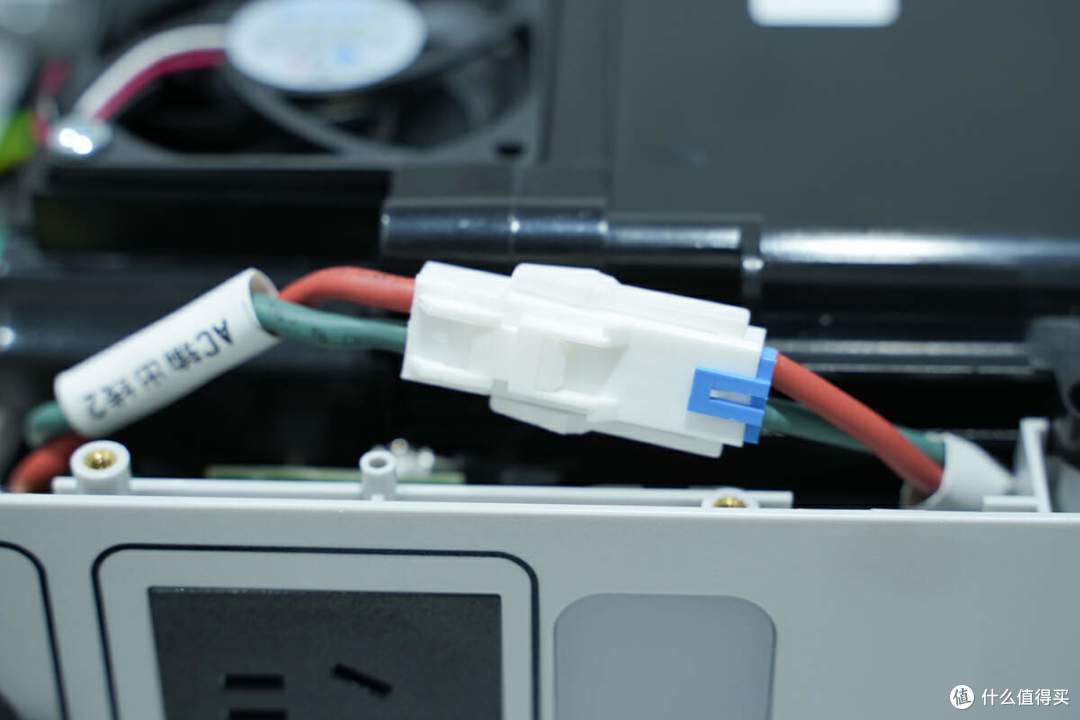 拆解报告:EHOM 1650W 1024Wh便携式户外电源EP1650-3
