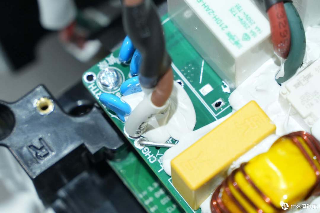 拆解报告:EHOM 1650W 1024Wh便携式户外电源EP1650-3