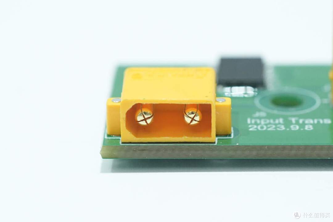拆解报告:EHOM 1650W 1024Wh便携式户外电源EP1650-3