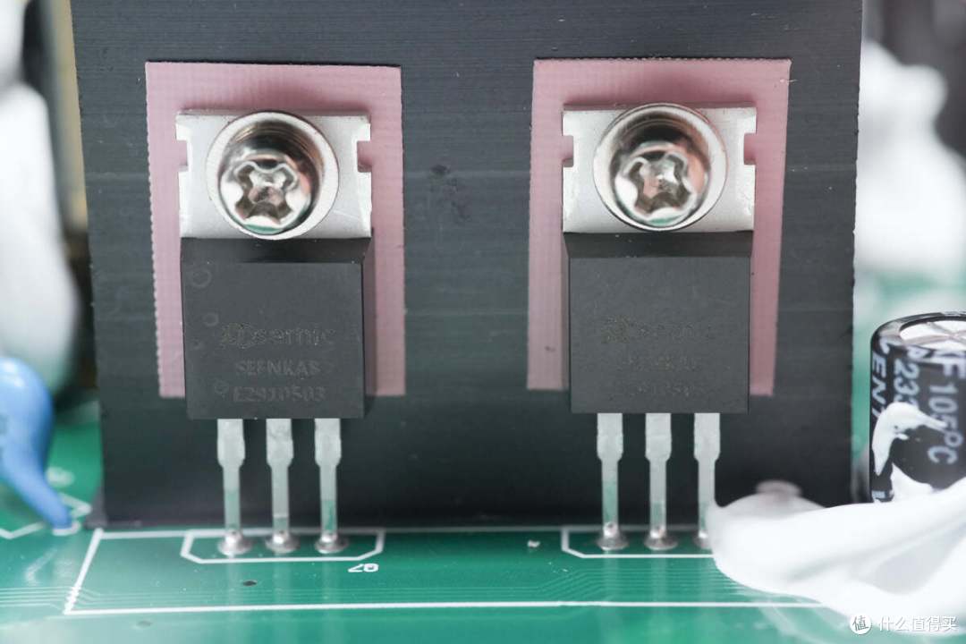 拆解报告:EHOM 1650W 1024Wh便携式户外电源EP1650-3
