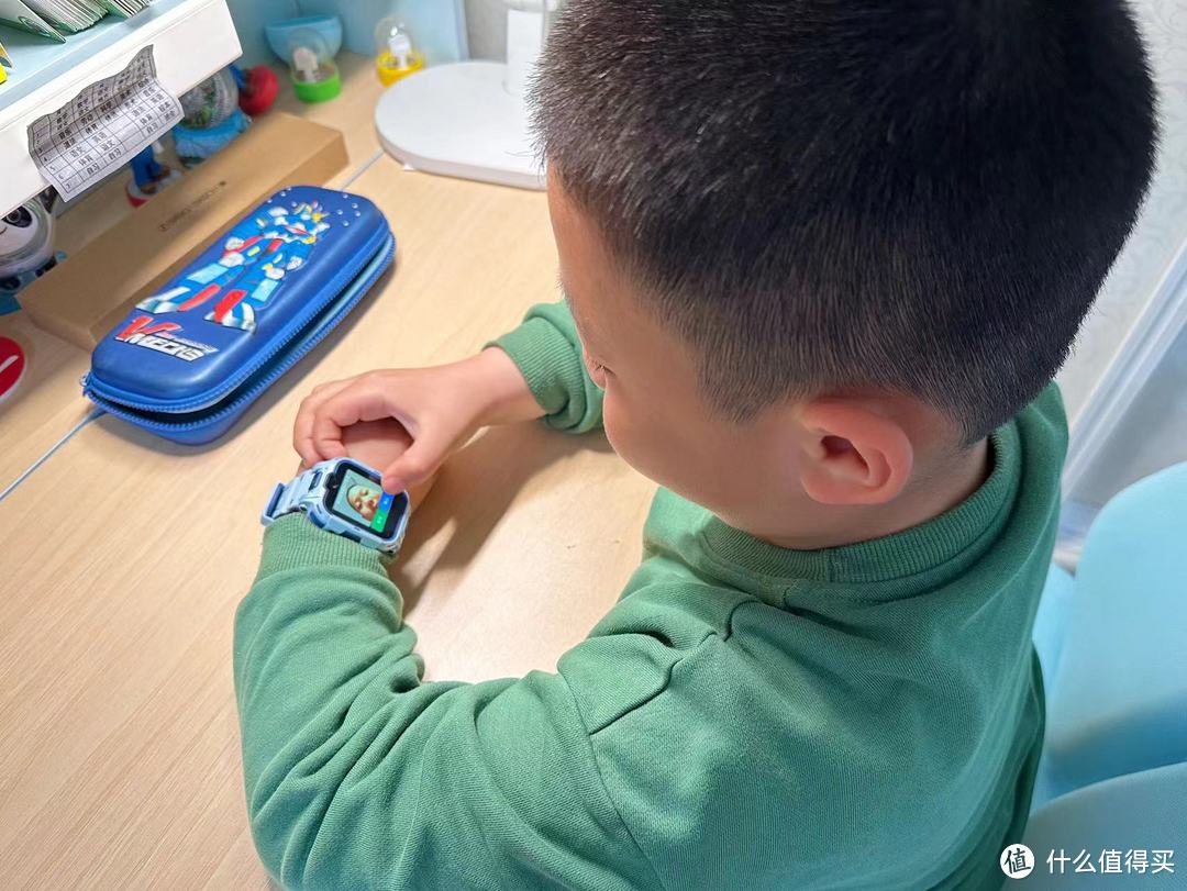 现在儿童手表都这么卷了？内置AI技能，学习安防两手抓，360 11X AI版儿童手表分享