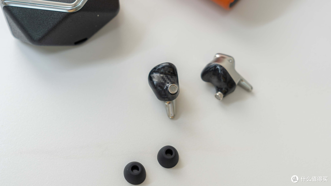旗舰Hi-Fi无线耳机对比,小体积也能有好音质(HIFIMAN系列、B&O EX、B&W Pi7s2、拜雅费兰朵)