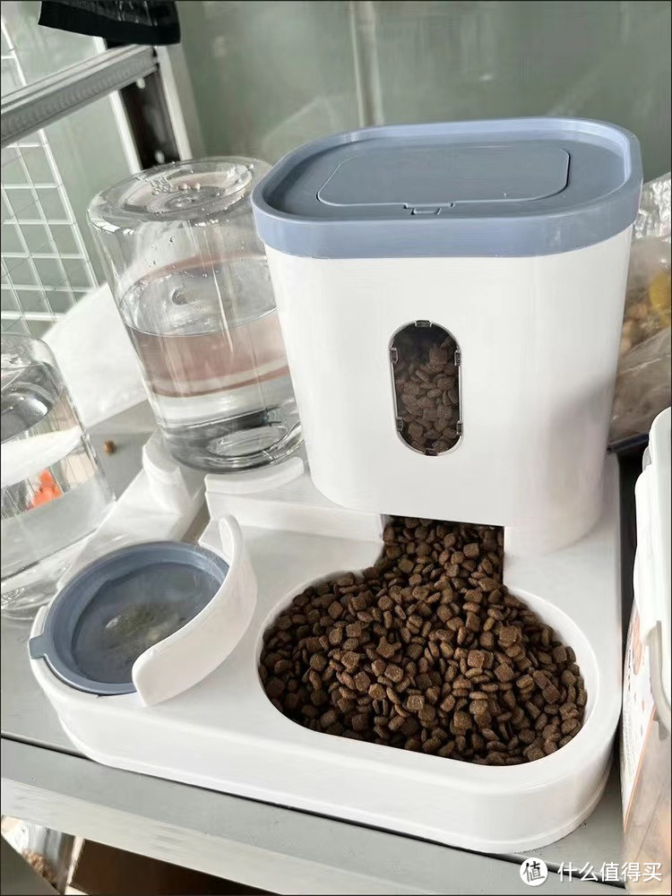 宠物养殖的新选择：猫碗狗碗双碗自动喂食器