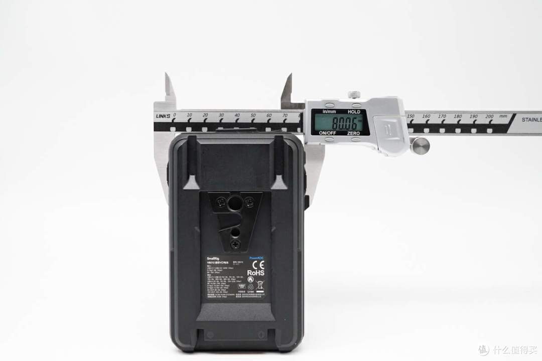 评测SmallRig斯莫格 VB212 迷你V口电池，PD3.1 140W 双向快充，低温高效稳定输出