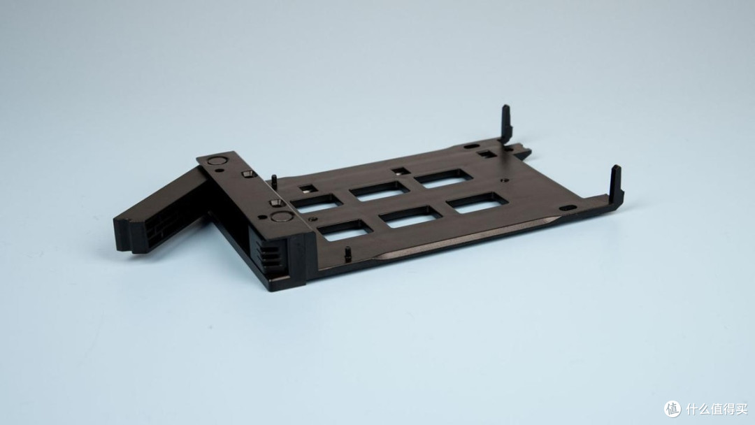 高效建设你的私人云盘，DIY NAS的不二之选——ICY DOCK MB324SP-B，免工具安装4盘位SATA/SAS硬盘抽取盒