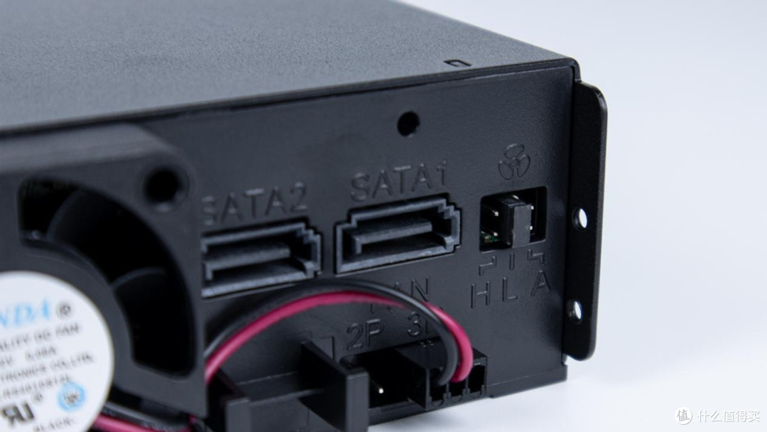 高效建设你的私人云盘，DIY NAS的不二之选——ICY DOCK MB324SP-B，免工具安装4盘位SATA/SAS硬盘抽取盒