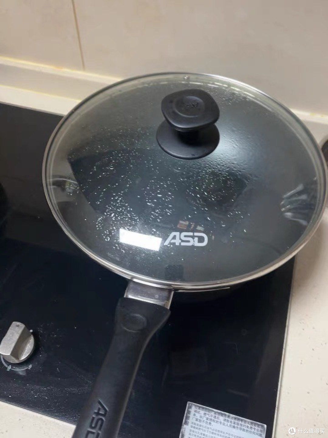 爱仕达不粘锅炒锅:家用炒菜新选择,明火燃气灶电磁炉通用,让你告别油烟烦恼
