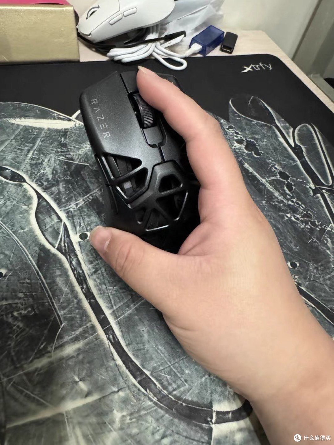 雷蛇毒蝰迷你Signature Edition：电竞玩家的轻量化利器