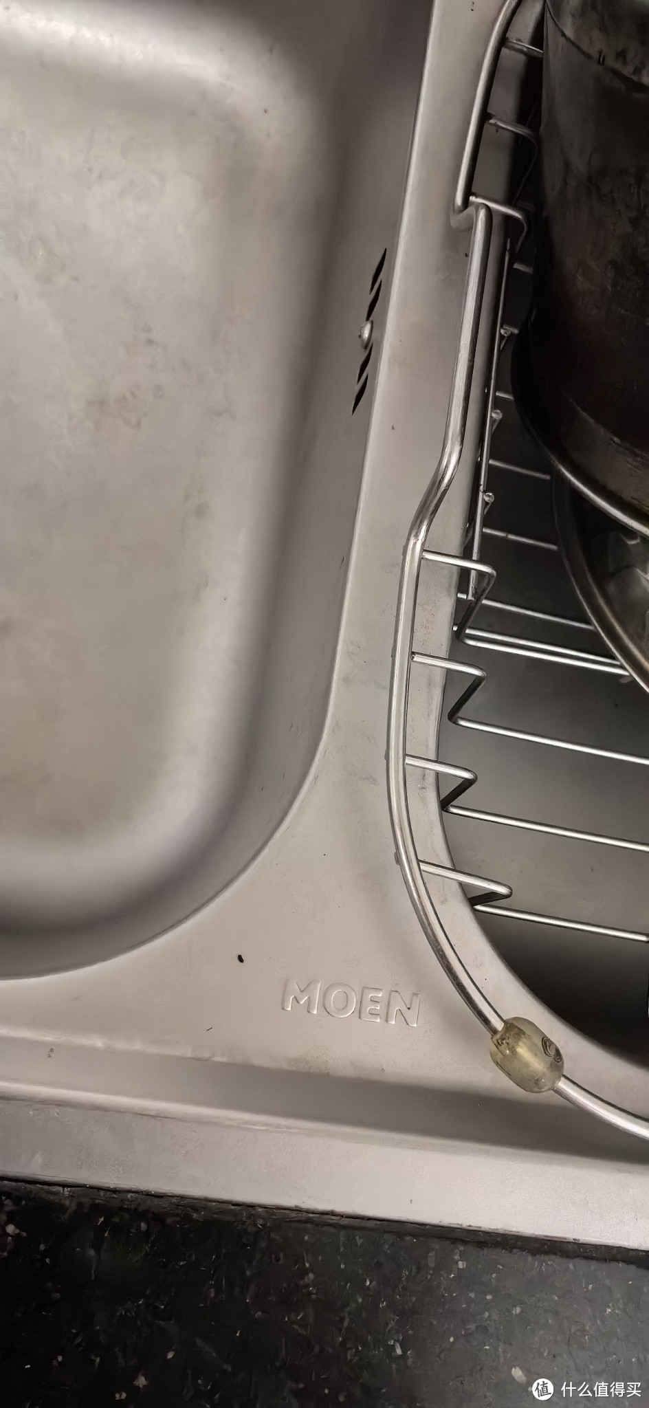 这个摩恩的洗菜盆太好用了。