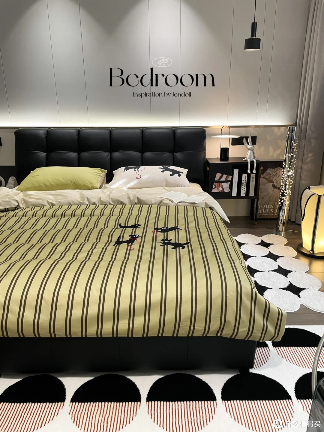 Bedroom16㎡女生卧室|选黑色床是真的高级！