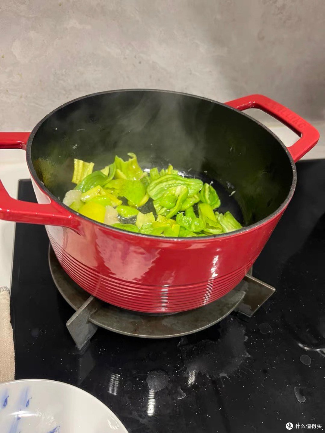 双立人珐琅锅：厨房中的烹饪佳品