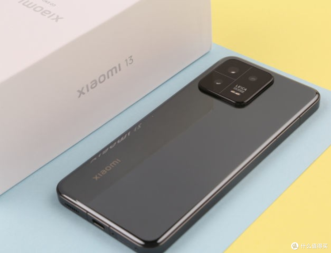 小米成“价格屠夫”,骁龙8Gen2芯+徕卡+澎湃OS+5000万,售价亲民
