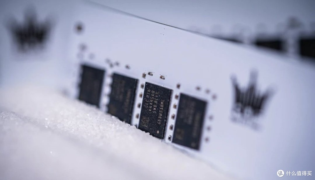 300TB SSD震撼登场！SK海力士突破存储极限