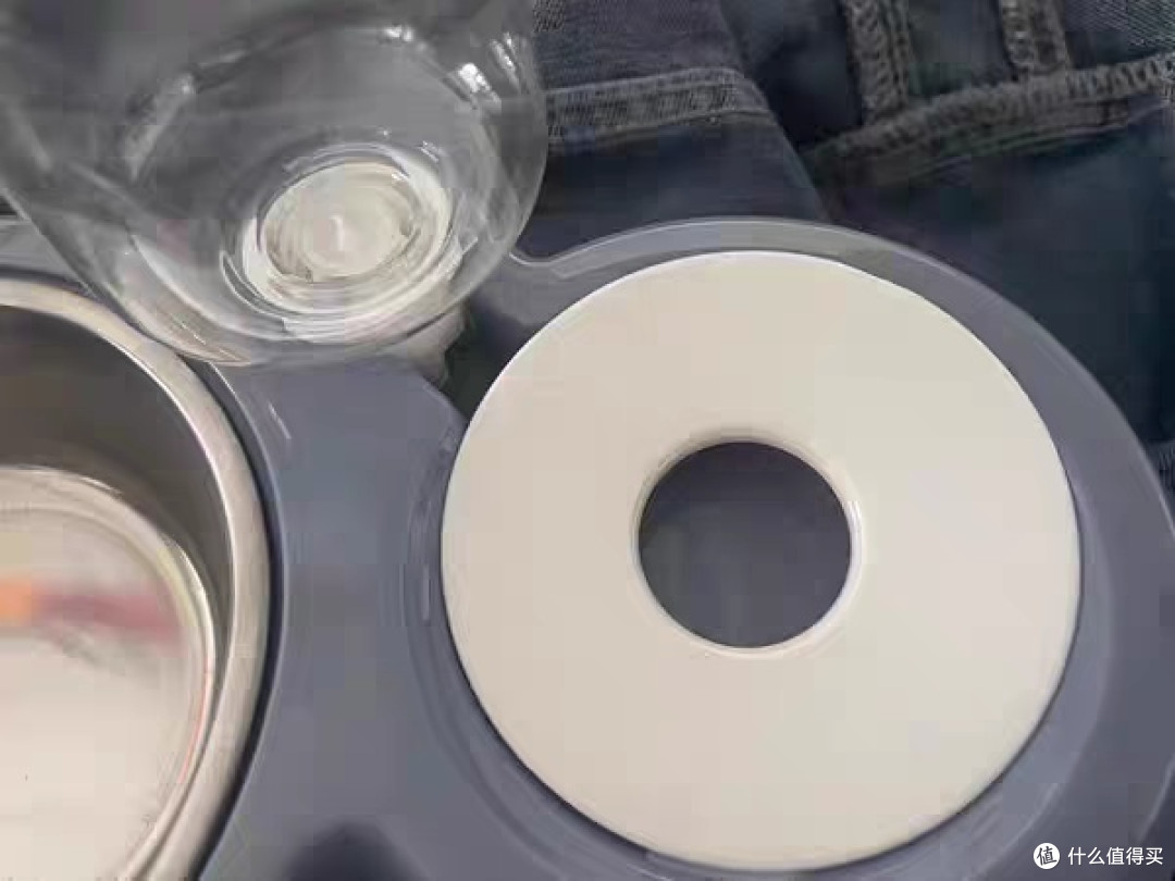 铲屎官福音!猫咪狗狗专用一体碗,喝水吃饭两不误