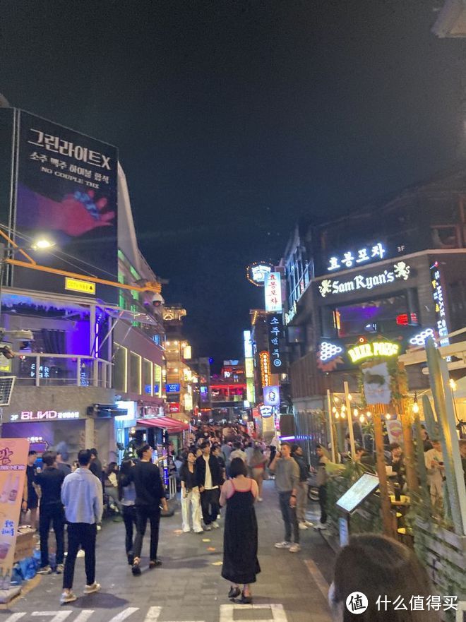 武汉小吃街哪里最出名最便宜，那条美食街值得去？