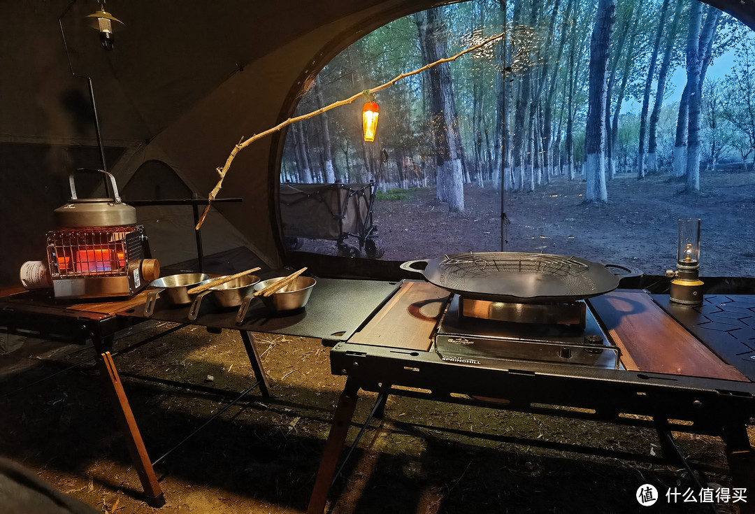 又买新装备了，春山幻影igt桌，还挺好看的，带出去露营吧。