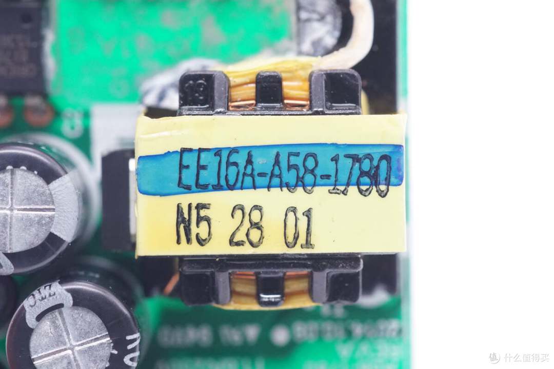 拆解报告:信大捷安12W智能充电器A58-502000
