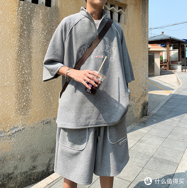 夏季男士短袖休闲套装——港风时尚，凉爽一夏
