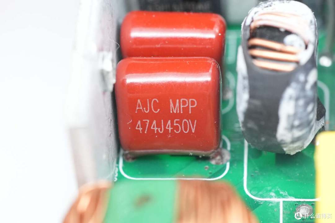 小巧轻便，能华120W高性价比氮化镓适配器方案解析