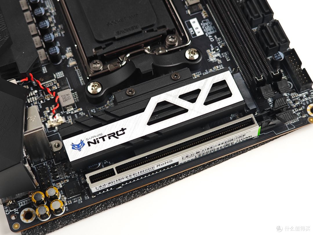 蓝宝石NITRO+B650I WIFI超白金主板实测：体积小巧，用料考究，性能给力！