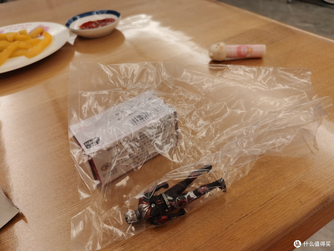 Tomy多美卡漫威手办:蚁人、死侍