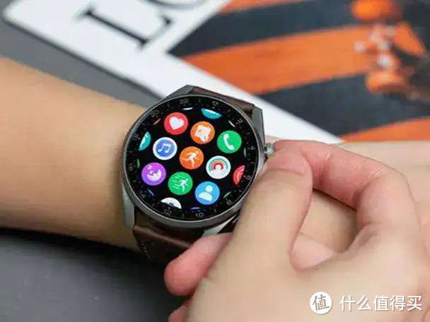 智能手表 VS 传统机械腕表，二者到底有什么区别？