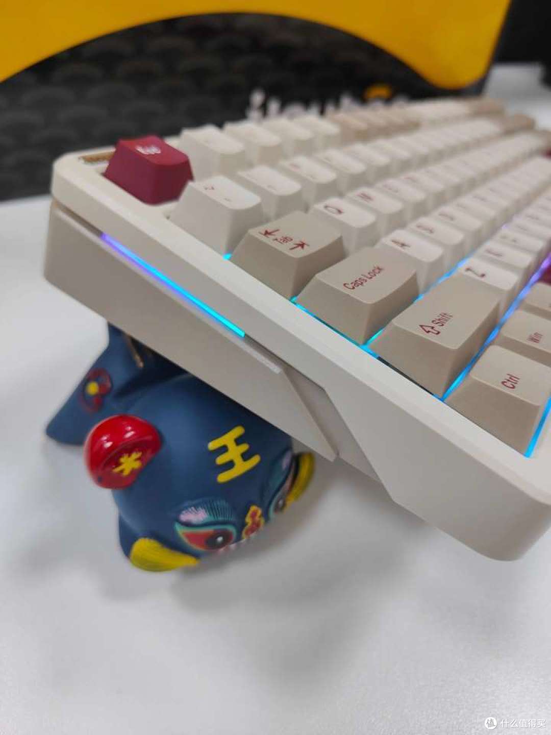 炫酷金属旋钮,ILOVBEE B87胶坨坨键盘引领新潮流!
