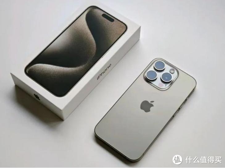 苹果在中国少赚100亿，库克还嘴硬：iPhone15是中国最畅销的手机