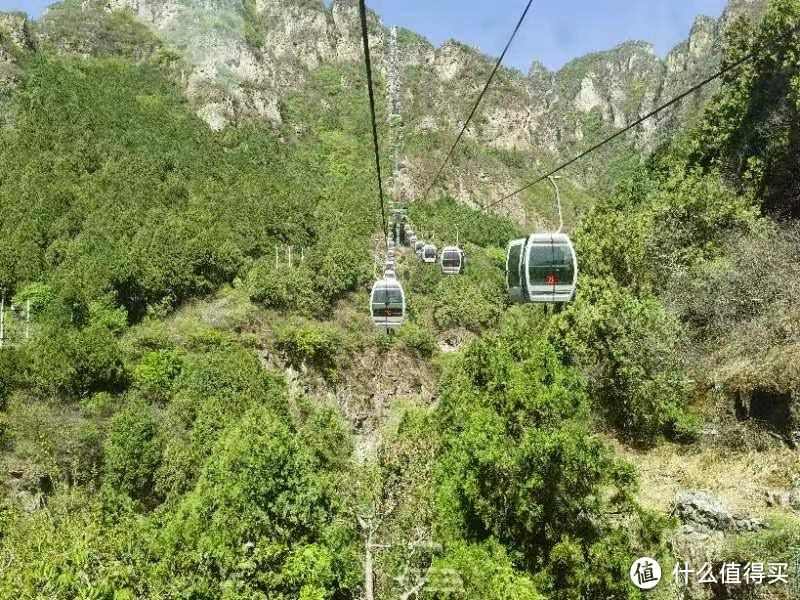 登山快乐，但是登山爱好者需要准备哪些装备呢？