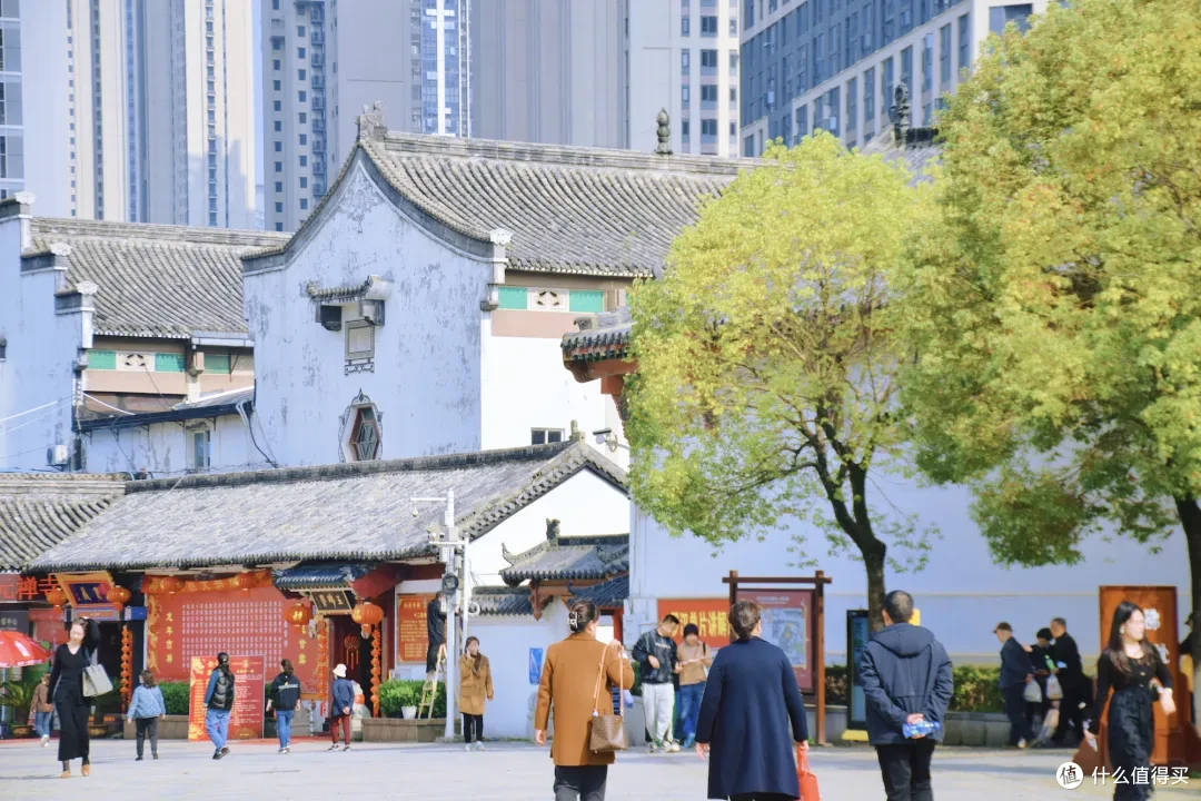 这座碳水把肚皮撑破的城市竟然还这么好看
