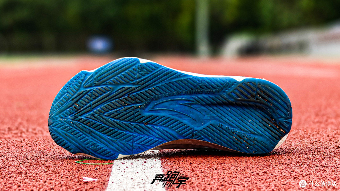 300-400元价位，国产综训跑鞋横向对比测评。