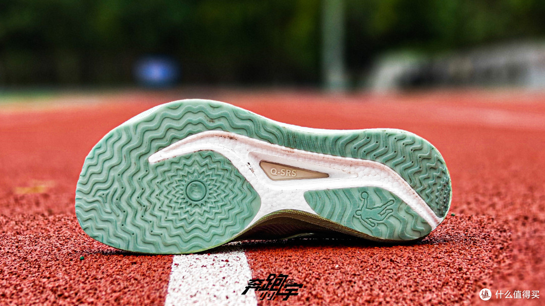 300-400元价位，国产综训跑鞋横向对比测评。