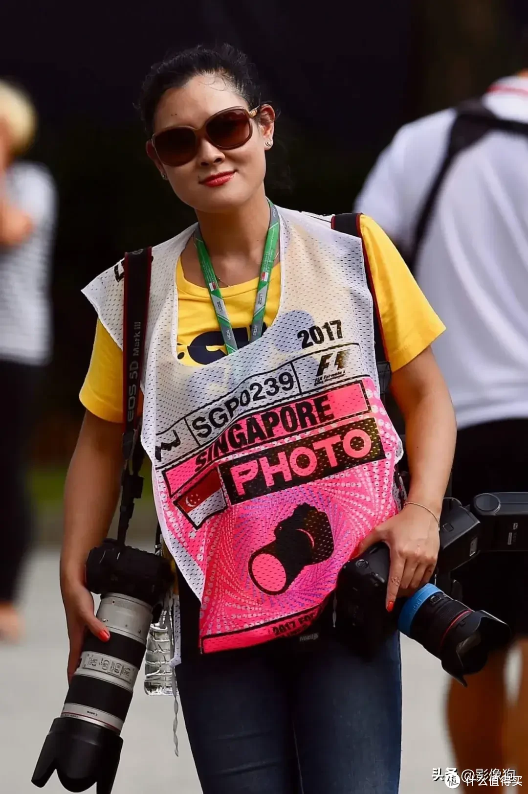 中国第一位女性F1年证摄影师——范雨芹