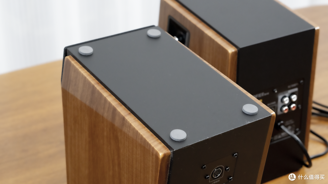 我看谁还在乱买蓝牙音箱?书架hifi电脑桌面音响推荐漫步者r1700bt _多